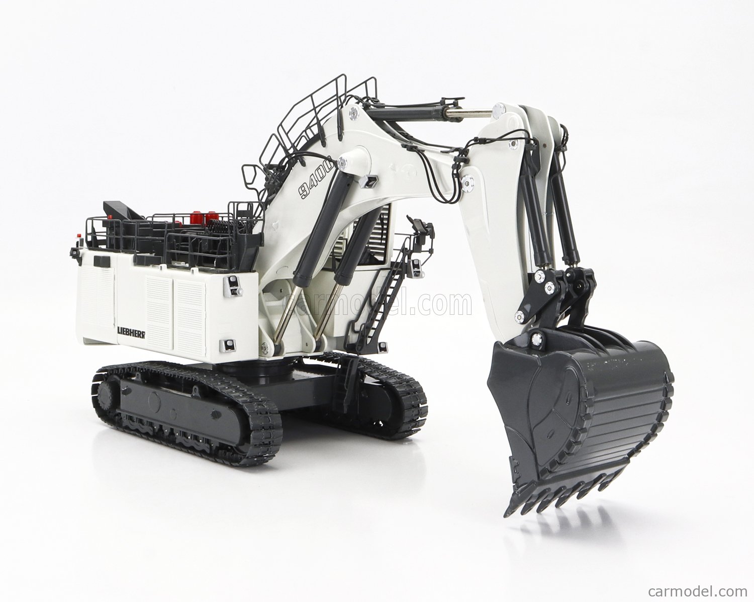 Amazon.co.jp: NZG 1/50 LIEBHERR R9600 ESCAVATORE CINGOLATO