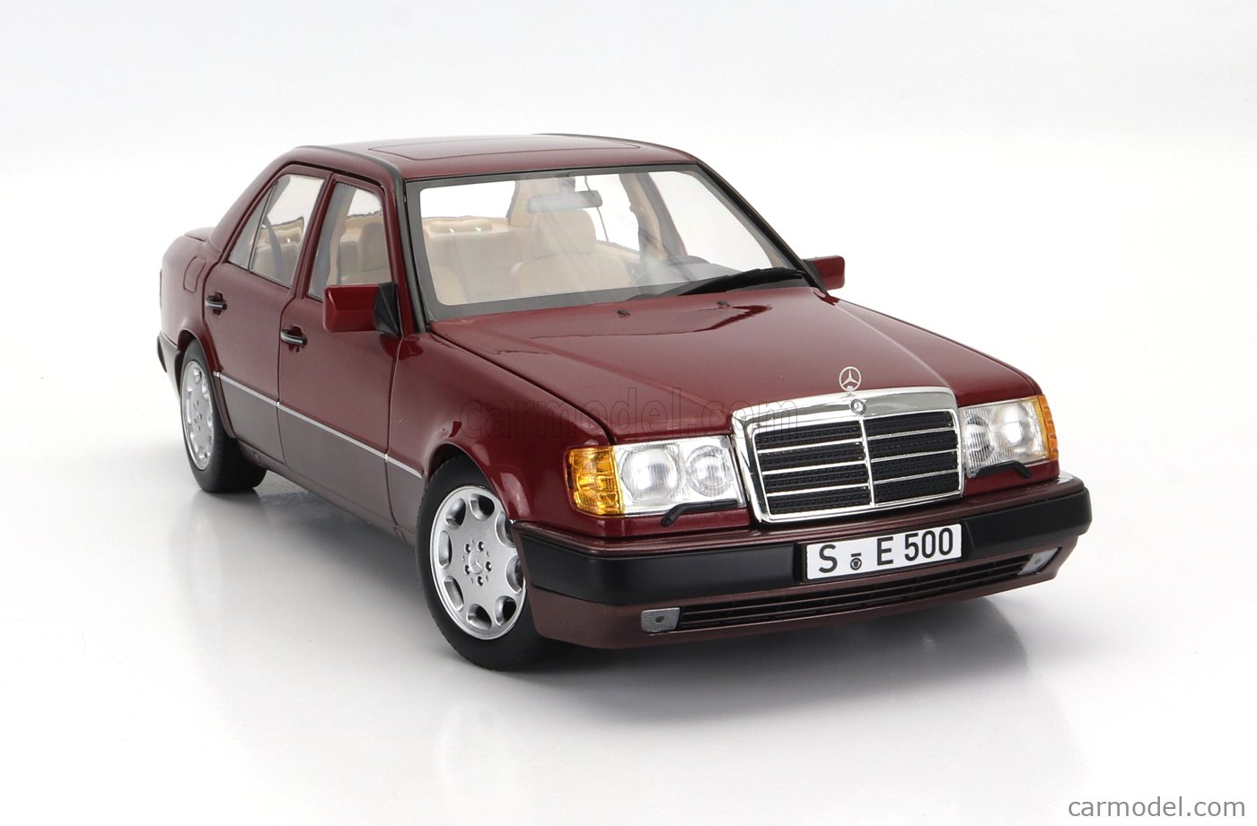 Mercedes E-Class T Model 1995 Almandine Red 1/18 – Triple9 – Miniature Neuve