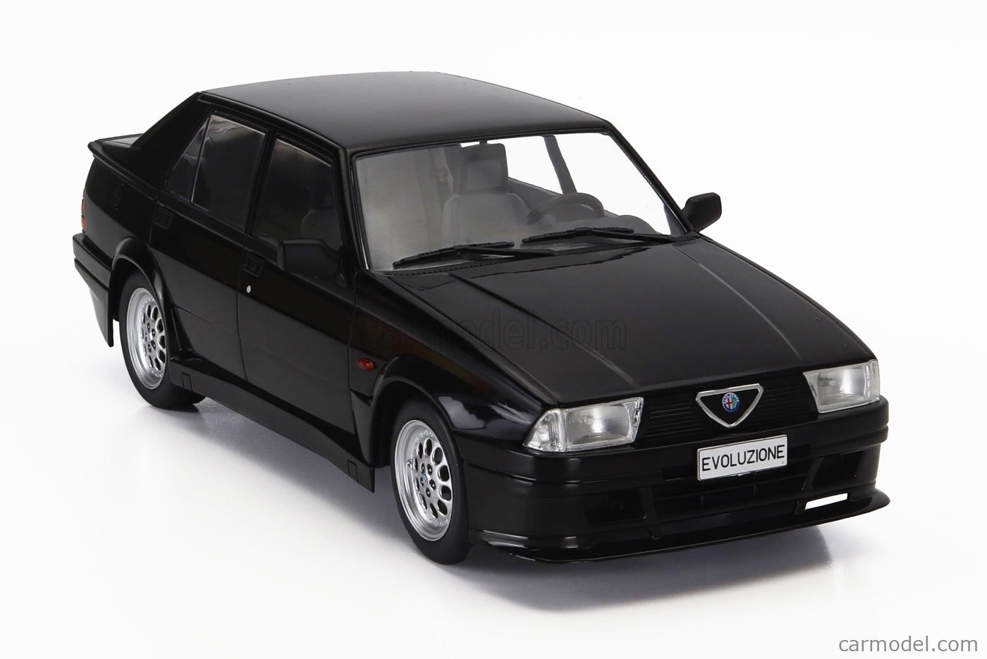 1:18 MCG Alfa Romeo 75 Turbo Evoluzione 1987 Red