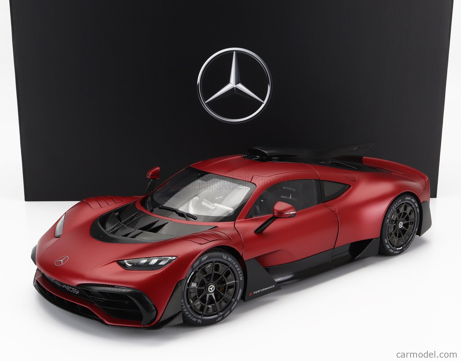 Modèle Réduit Mercedes-AMG ONE 1:18 NZG - Couleur Rouge Et Noir, édition 2023
