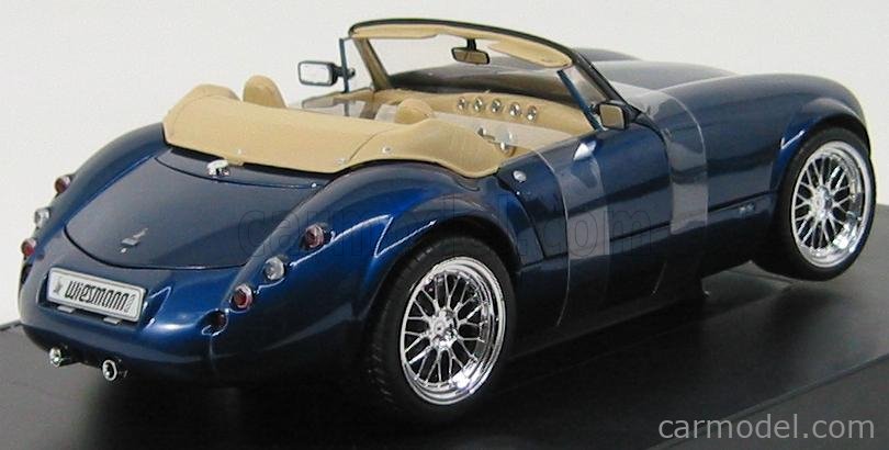 REVELL 08861 Scale 1 18 WIESMANN ROADSTER MF3 BLUE MET