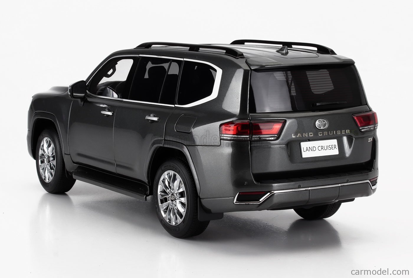 LCD-MODEL LCD18013-ZX-GR Scale 1/18 | TOYOTA LAND CRUISER 300-ZX