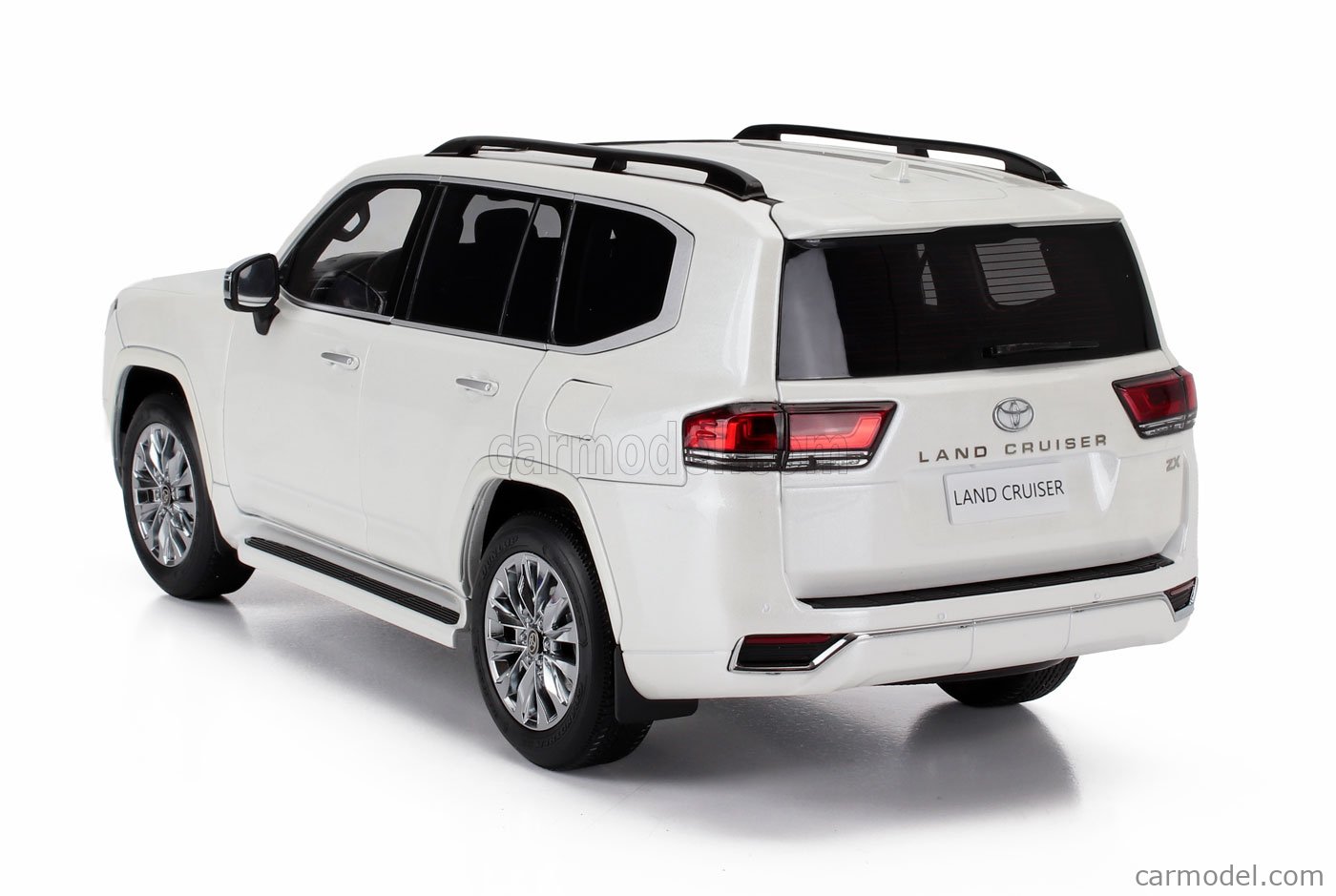 1/18 トヨタ Land Cruiser VX-R LC80 White 1/18 Kengfai Toyota Land Cruiser 80 LC80 Modified Edition (White