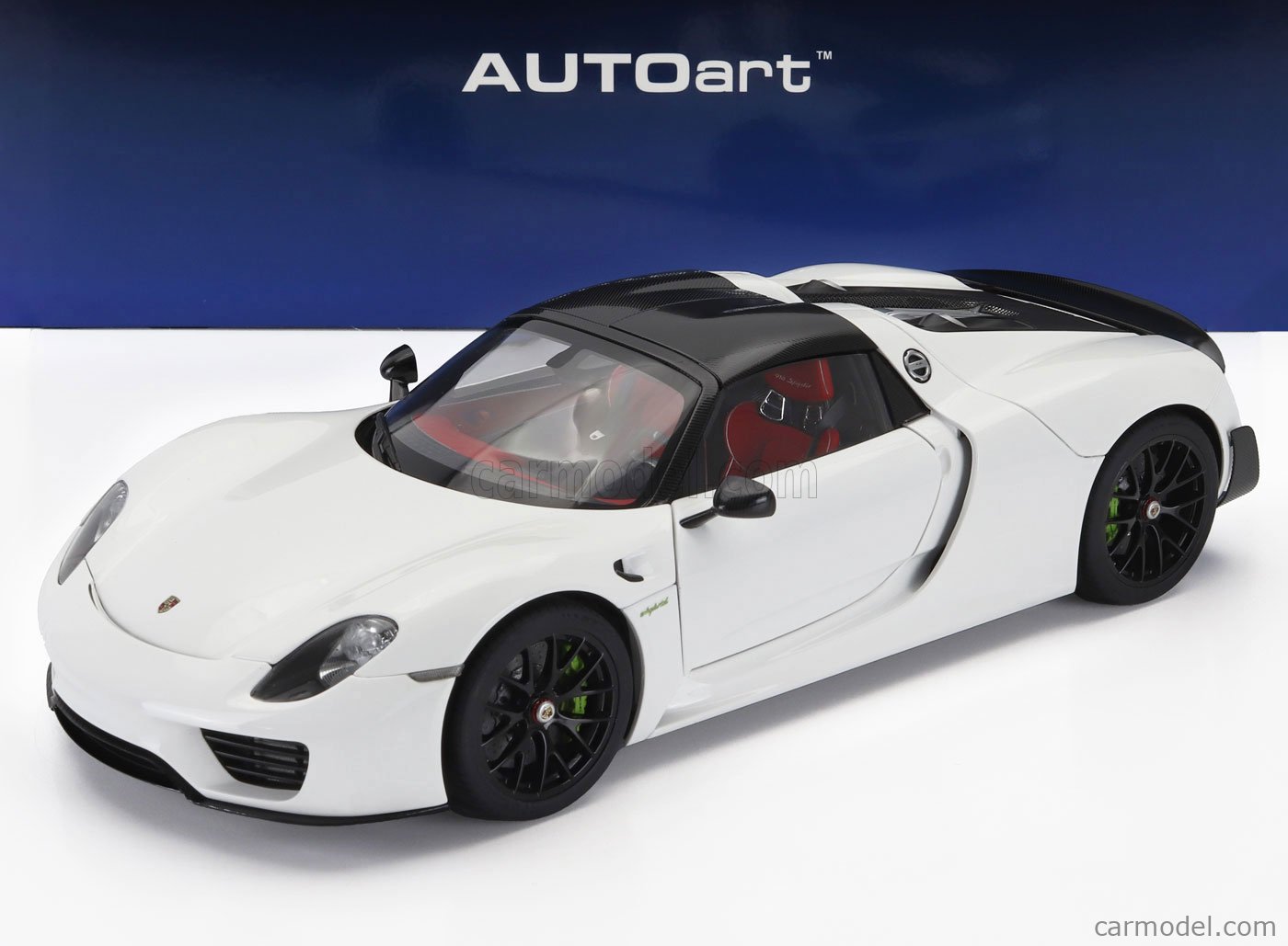 AUTOART 77920 Scale 1/18 | PORSCHE 918 SPYDER WEISSACH PACKAGE