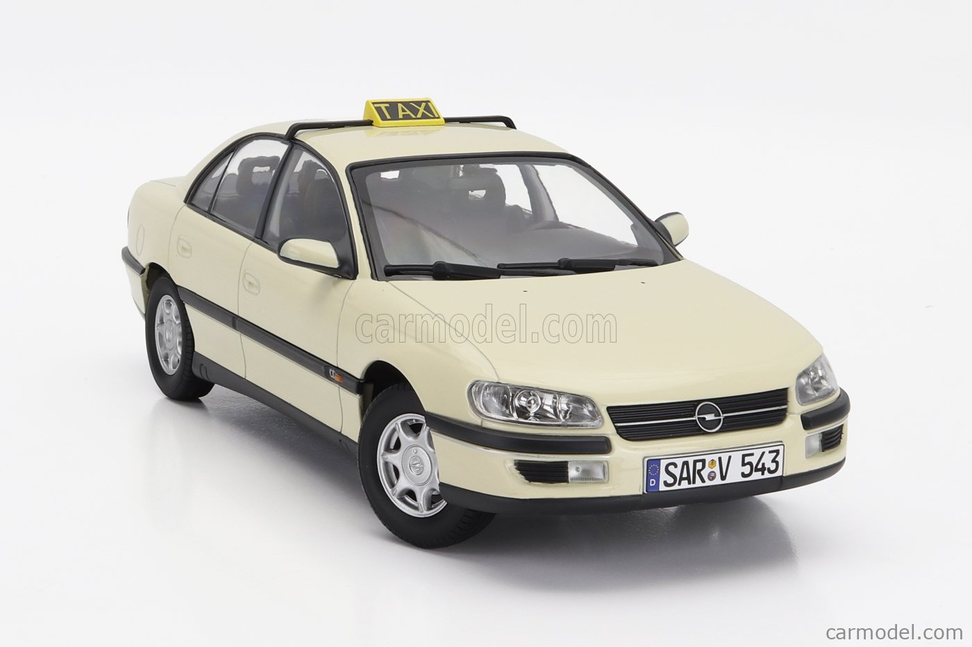 TRIPLE9 T9-1800434 Scale 1/18 | OPEL OMEGA B GERMANY TAXI