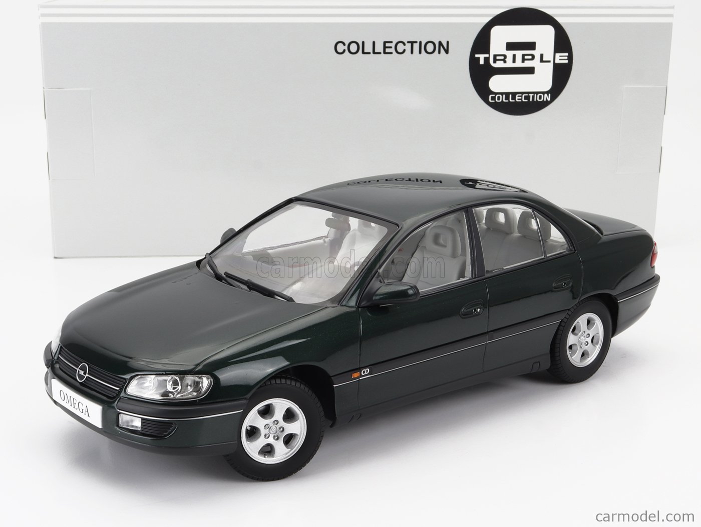 TRIPLE9 T9-1800433 Masstab: 1/18 | OPEL OMEGA B 1996 GREEN
