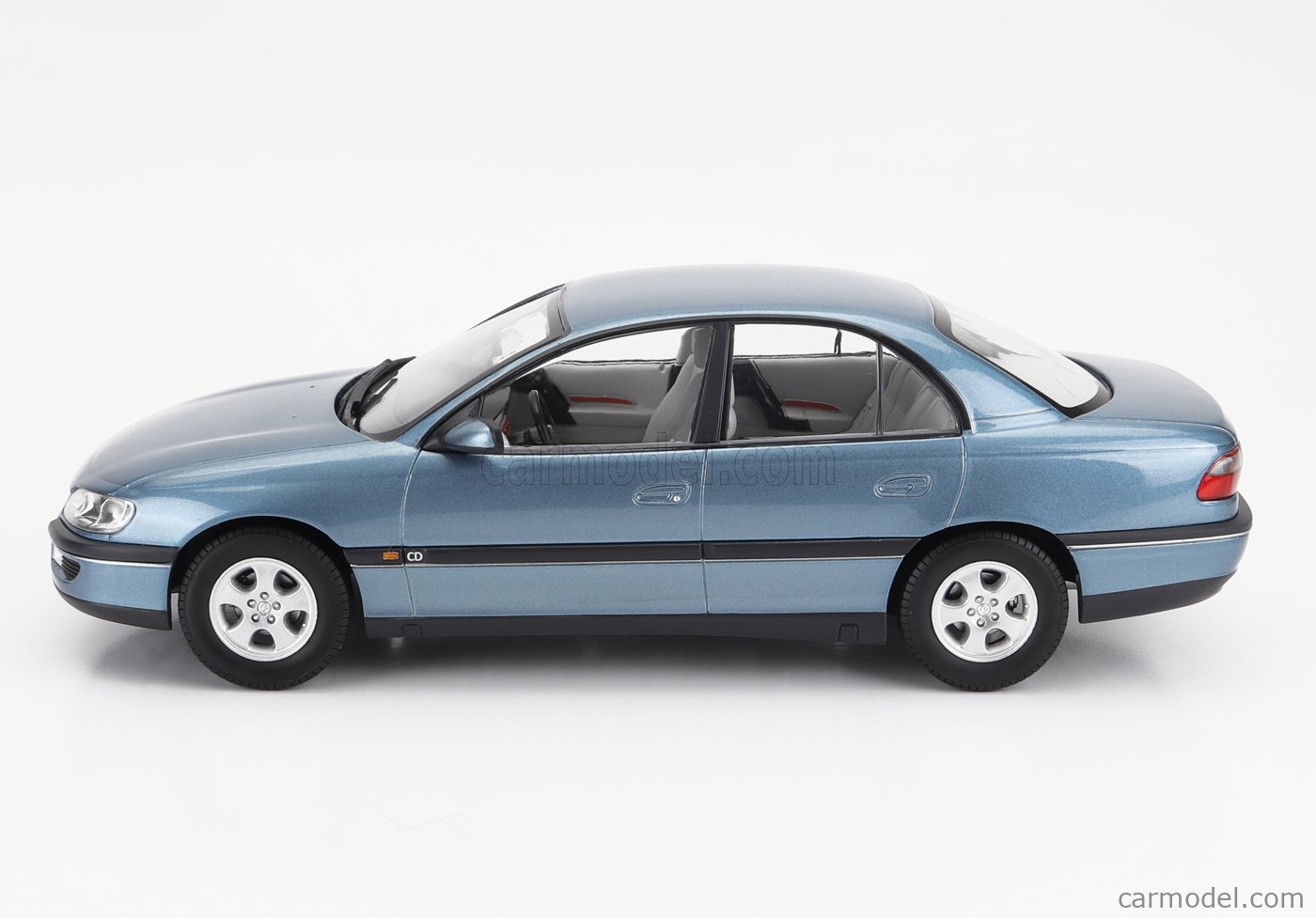 Amazon.co.jp: Triple 9 1/18 Opel Omega B Saloon 1996