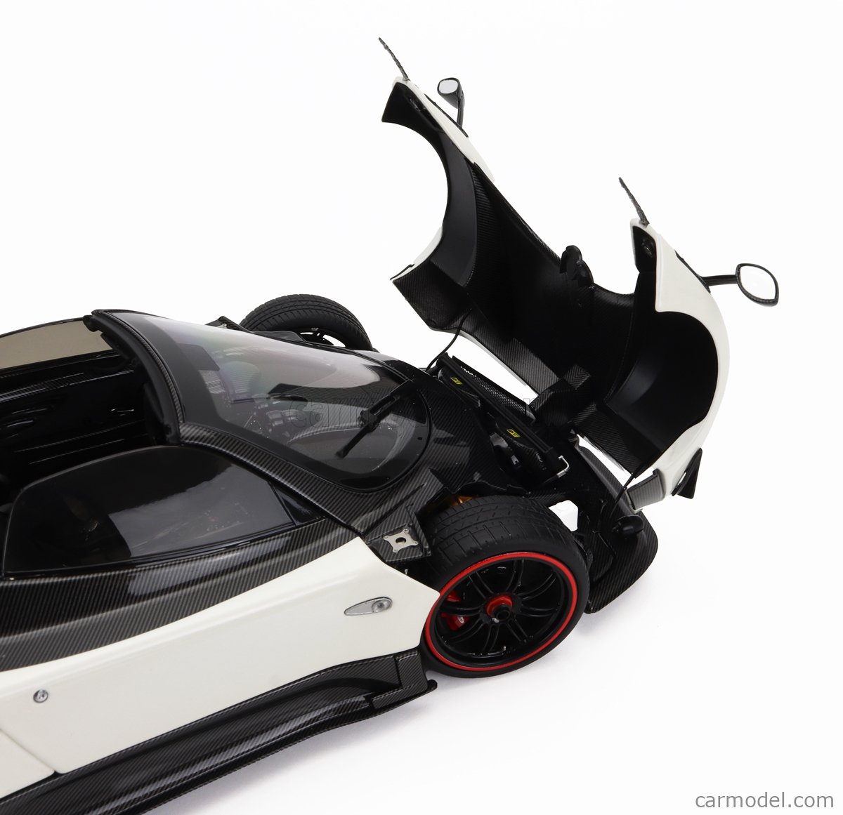 Almost Real ALM856121 – Pagani Zonda Cinque Roadster 2009, Rouge, 1/18, Prévente