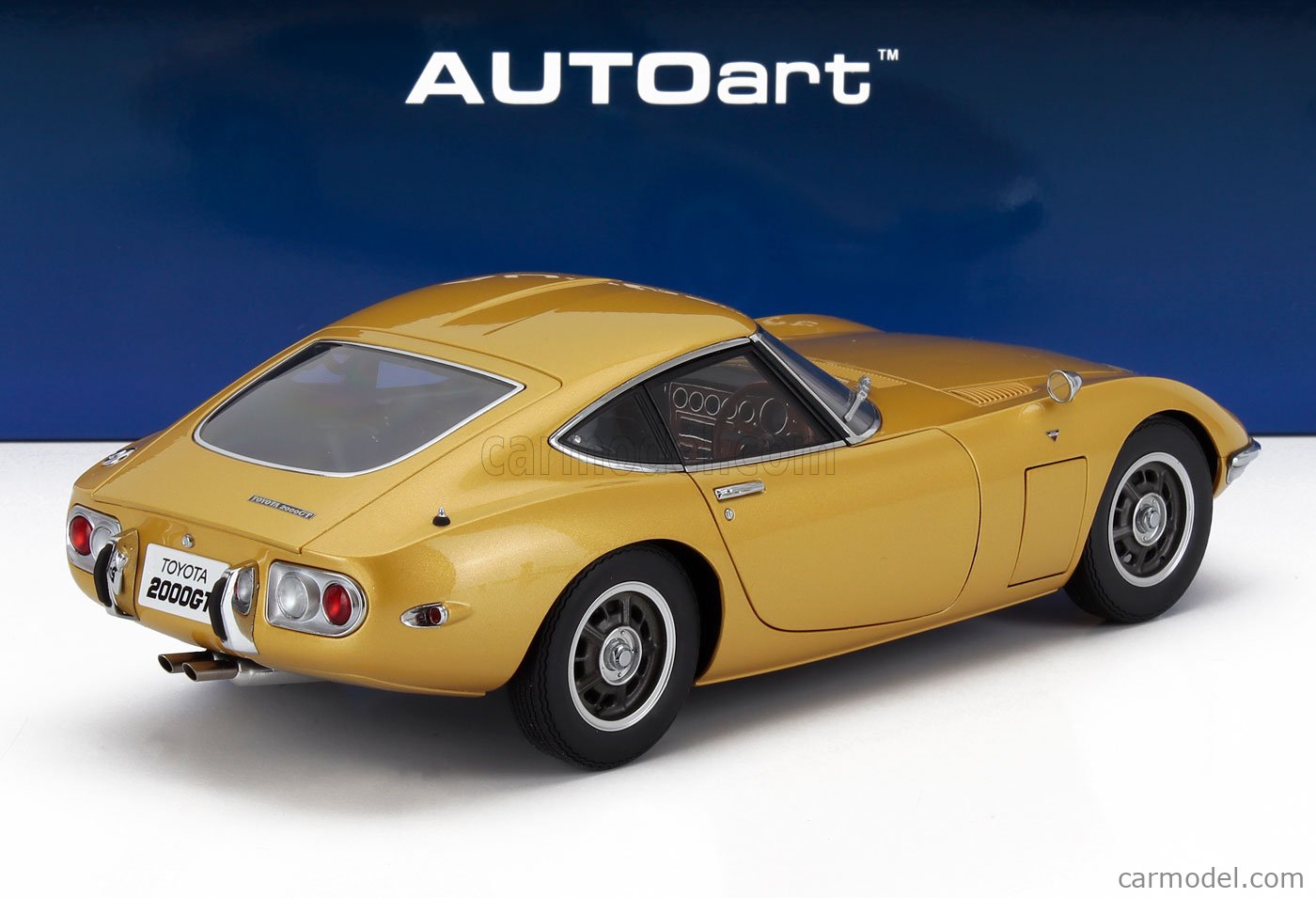AUTOART 79549 Scale 1/18 | TOYOTA 2000GT 1967 GOLD