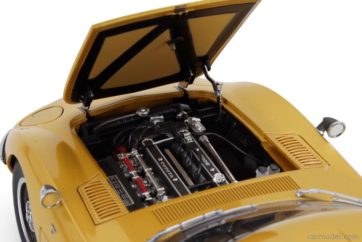 AUTOART 79549 Scale 1/18 | TOYOTA 2000GT 1967 GOLD