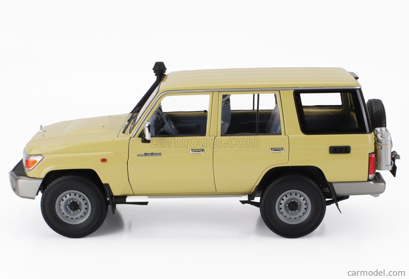 Toyota Land Cruiser 76 2017 - Almost Real 1/18 - Crème - ALM870102