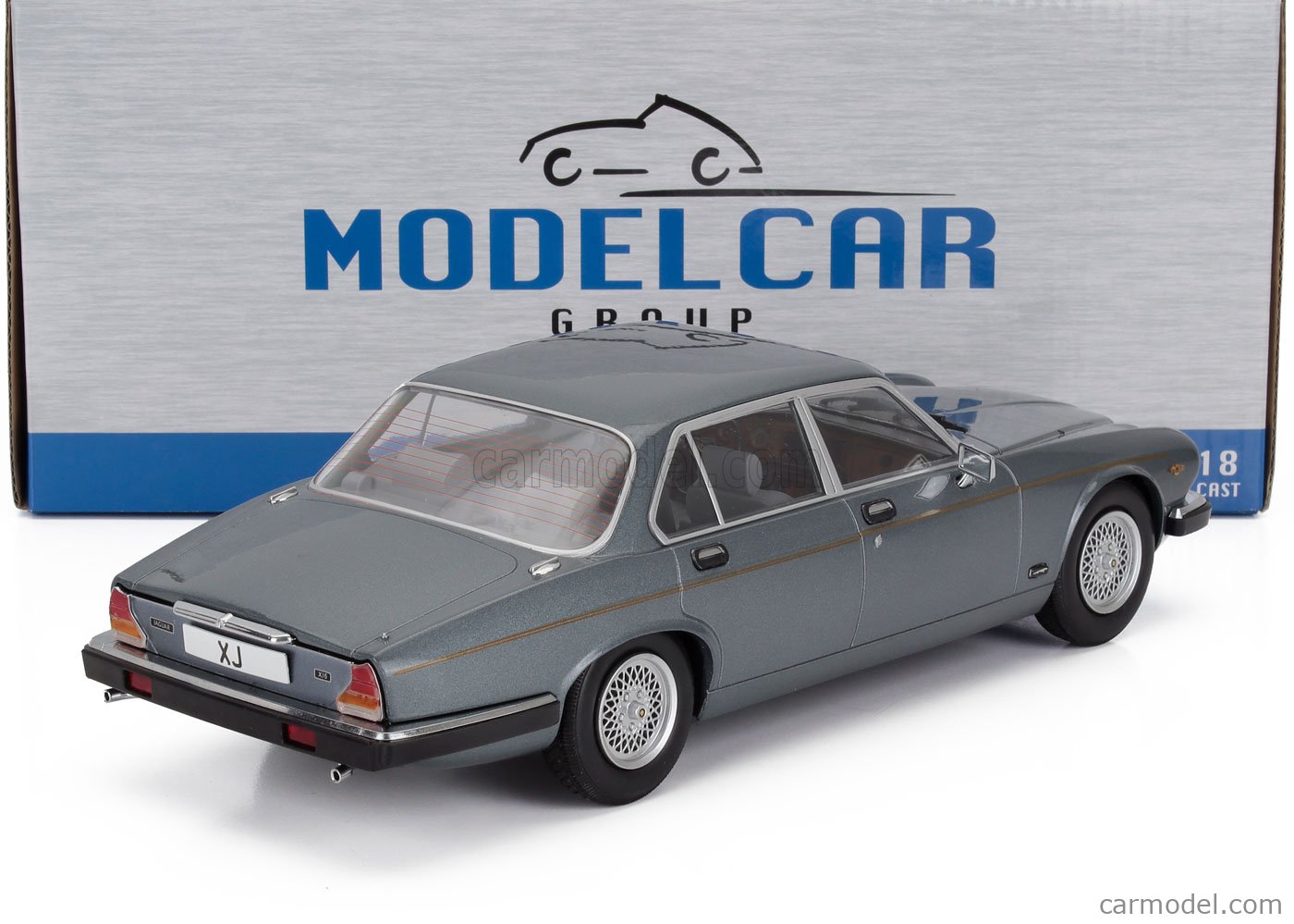 Miniature Voiture MCG 1:18 – Jaguar XJ Siii 1979 – Rouge Sombre – Collection