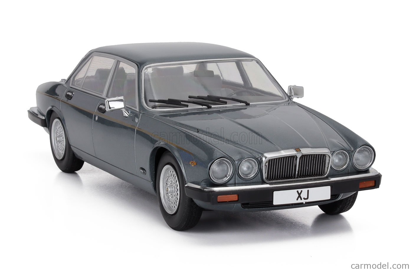 MCG MCG18177 Scale 1/18 | JAGUAR XJ SIII 1979 DARK GREY