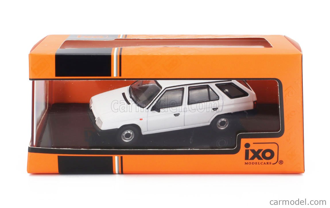 Maquette Skoda Forman SW 1990 Blanche 1:43 - IXO CLC575N.22 - Neuf