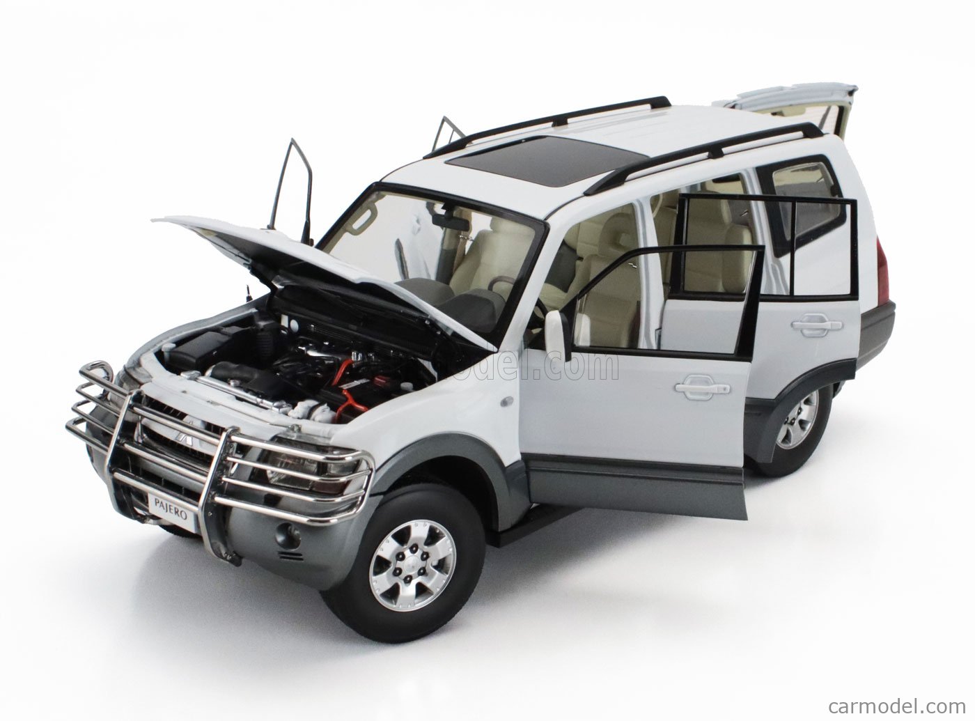 超激得，新作 1/18 Sun Star サンスター 三菱 パジェロ ロング 3.5 V6