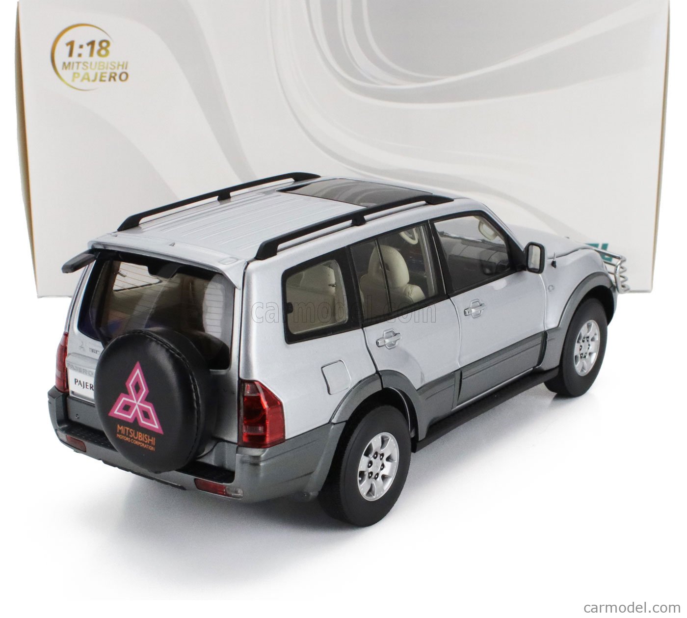 SUN-STAR 05832 Scale 1/18 | MITSUBISHI PAJERO 3.5L V6 V73