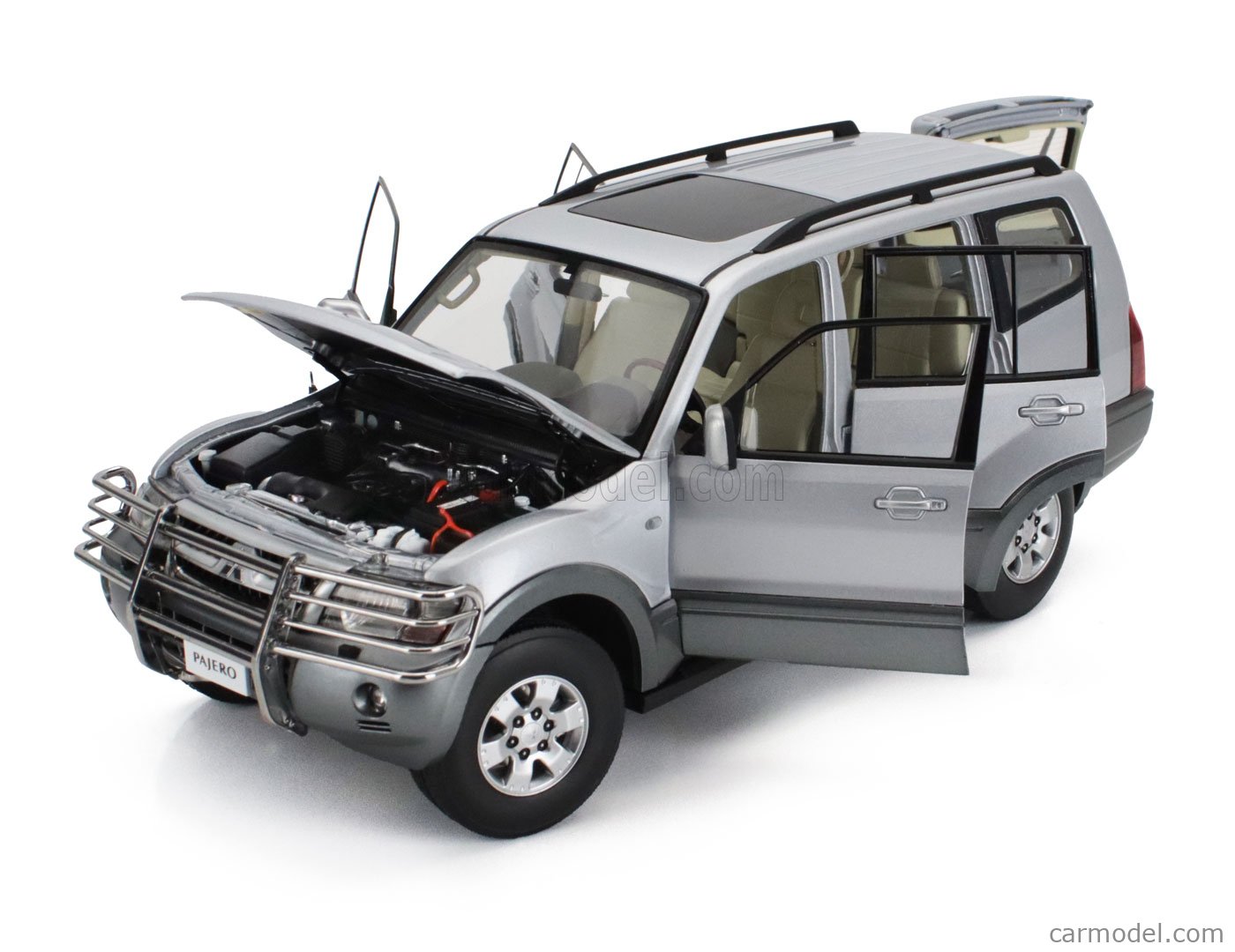 SUN-STAR 05832 Scale 1/18 | MITSUBISHI PAJERO 3.5L V6 V73