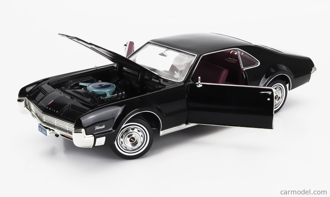 MÔ HÌNH Ô TÔ OLDSMOBILE TORONADO 1966 (ĐEN) 1:18 ROAD SIGNATURE