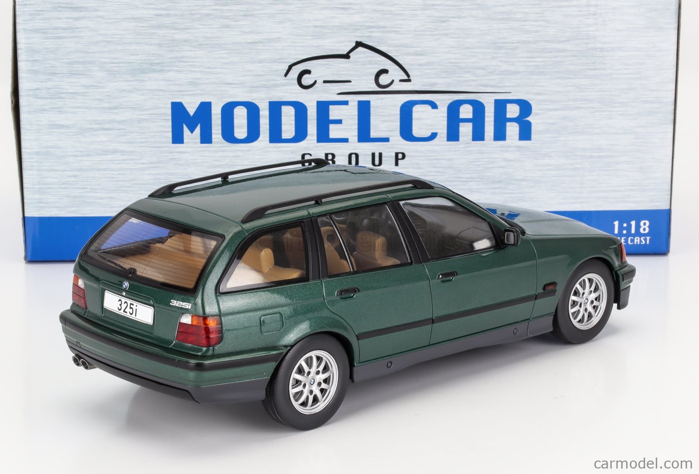 Modellino 1:18 Mercedes Classe E S214 Station Wagon 1995 - Verde Scuro Metallizzato (Triple 9)