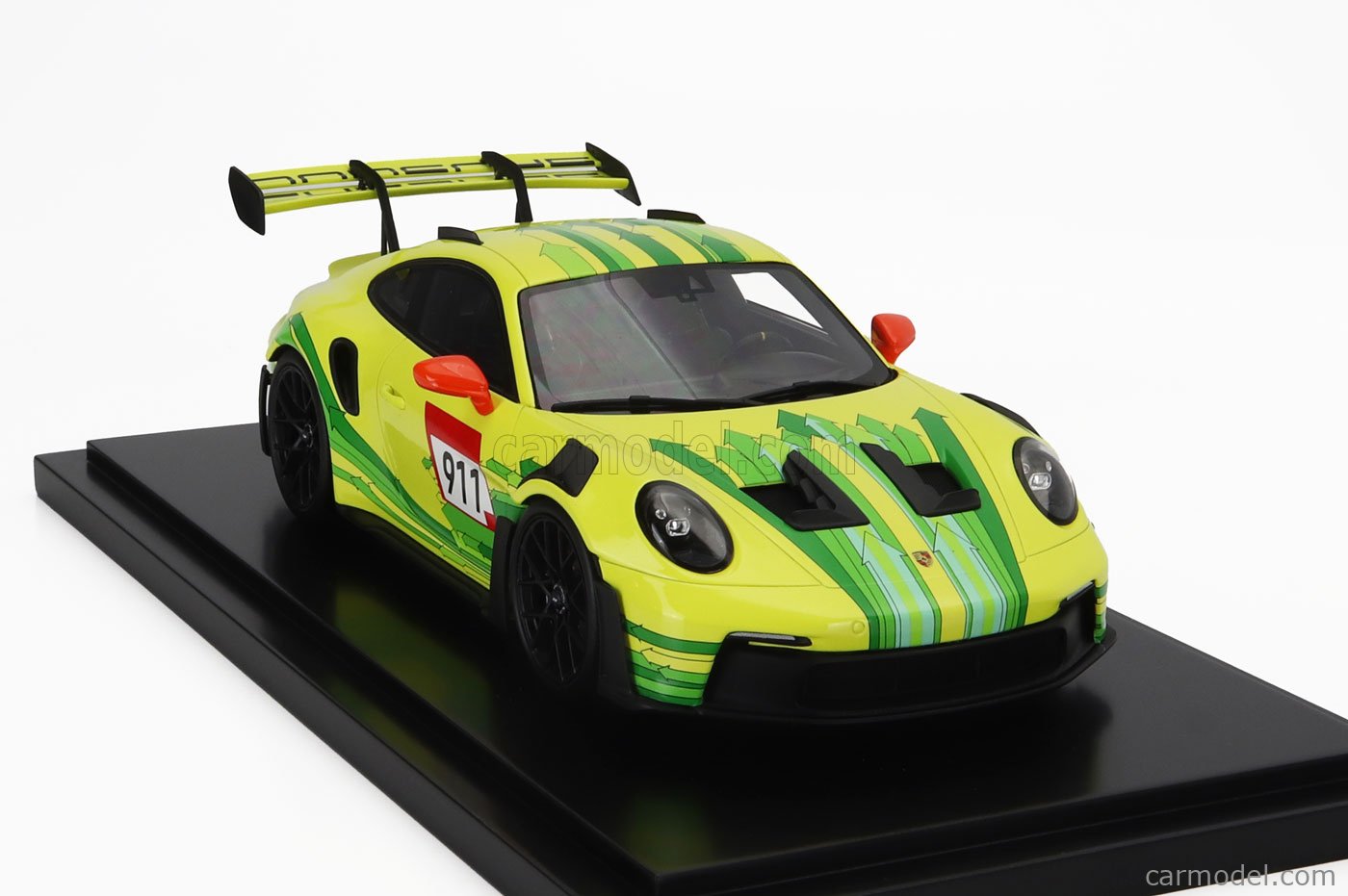 911 GT3 RSミニカー911台限定　1/18スケール　スパーク製 1/18 Scale Minichamps 992 911 Porsche GT3 RS Nürburgring