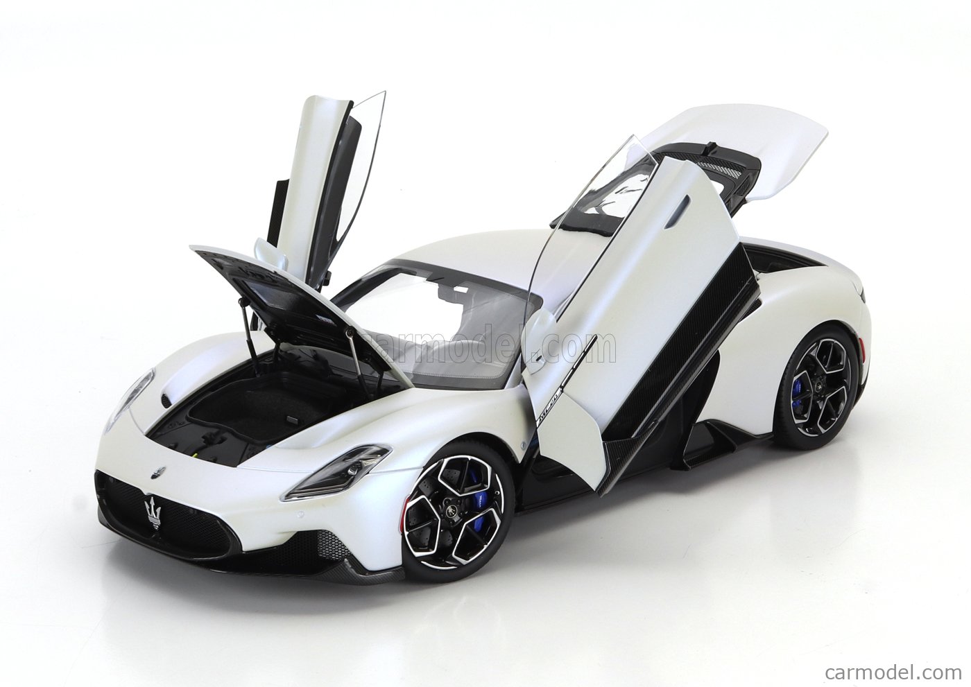 1:18 BBR Maserati MC20 Coupé 2020 Bianco Audace Dealer Version
