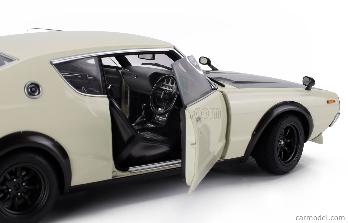 (かわむら) 1/18 Nissan Skyline 2000 GT-ES IG1978 Nissan Skyline 2000 GT-X (GC110) Silver – ignition model