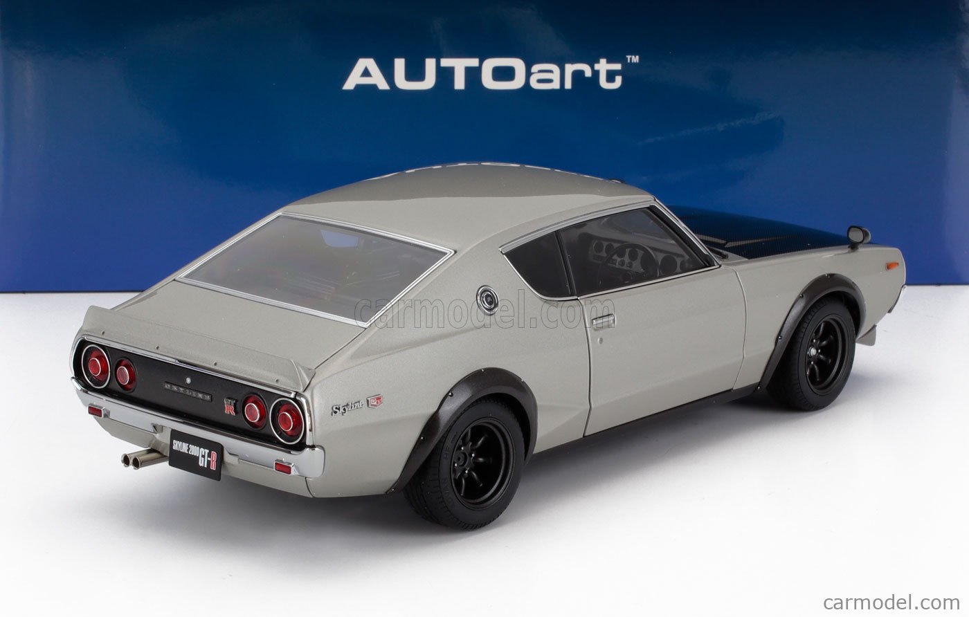 自動車 AUTOart NISSAN SKYLINE HARDTOP 2000 GT-R AUTOart 1:18 scale Nissan Skyline 2000 GT-R (KPGC10) Tuned