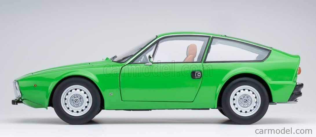 NOREV 187832 Scale 1/18 | ALFA ROMEO GIULIA GT 1300 JUNIOR