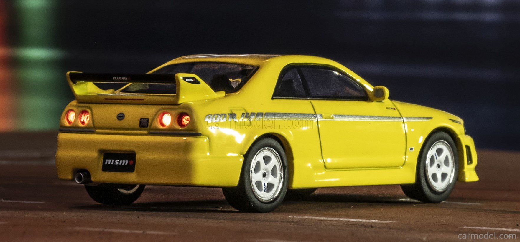 Kyosho 1:64 Nissan Nismo 400 R in Yellow (MOTN LED Base