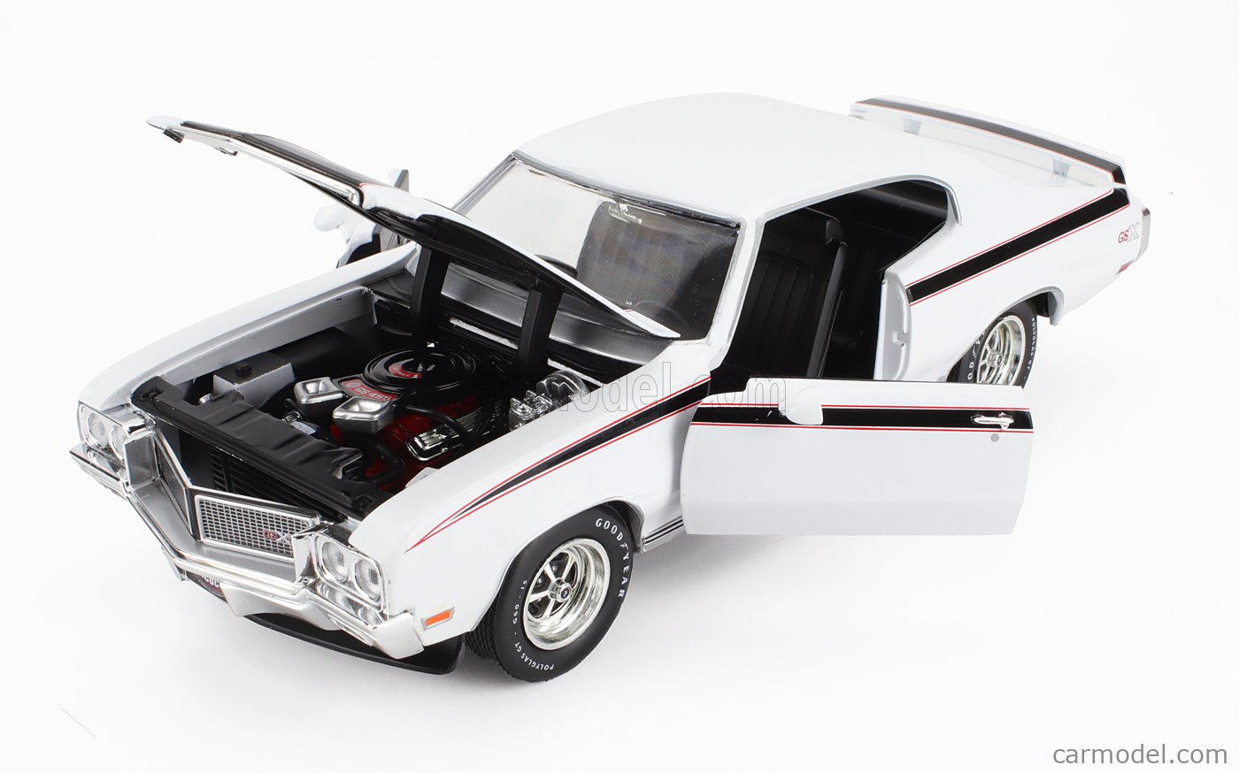 ミニカー　1/18 1970 ビュイック GSX ハードトップ MCACN(アポロホワイト) [AMM1322] 1/18 1970 ビュイック GSX ハードトップ MCACN アポロホワイト