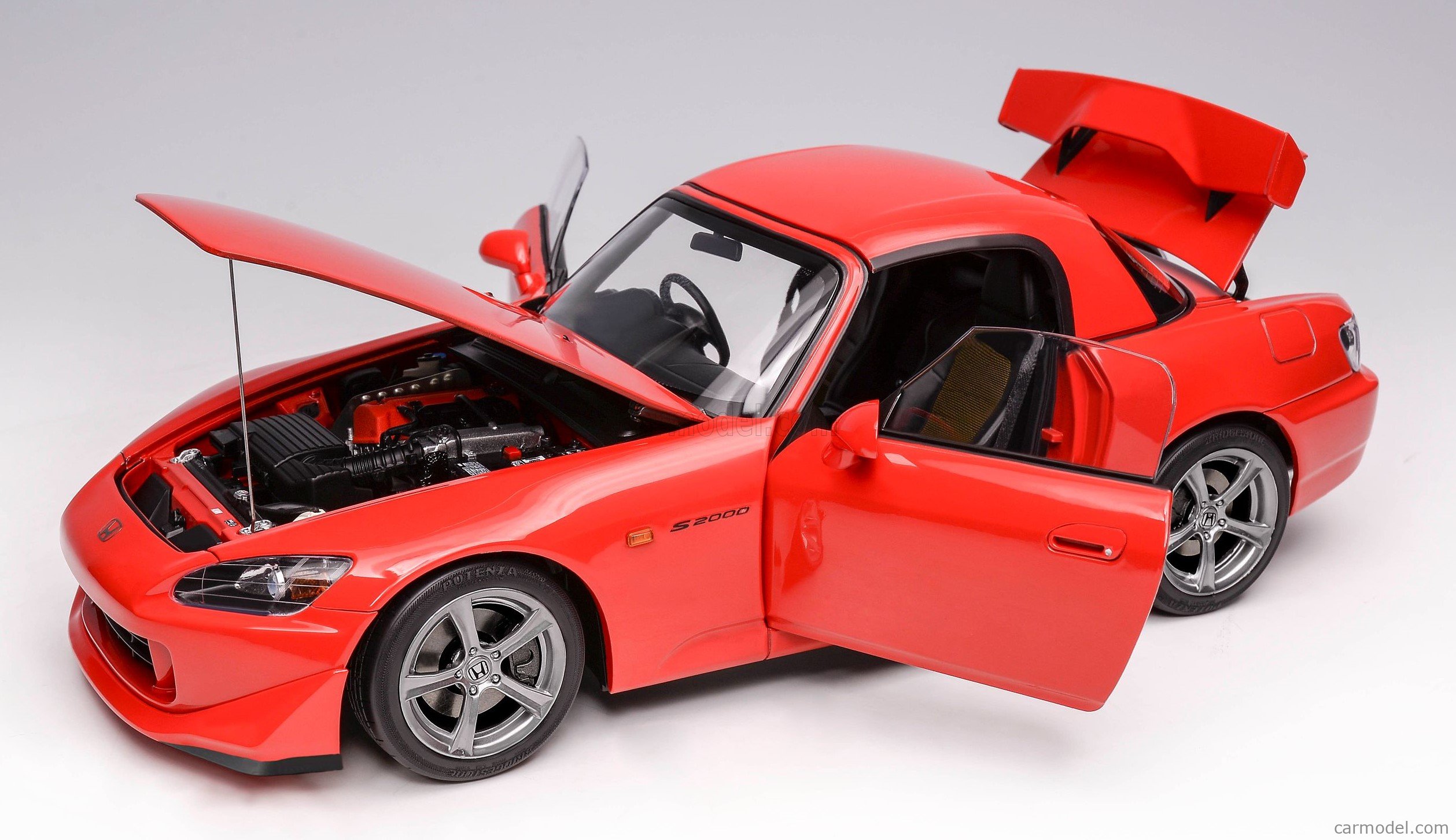 MOTORHELIX M85112 Scale 1/18 | HONDA S2000 TYPE S HARD-TOP