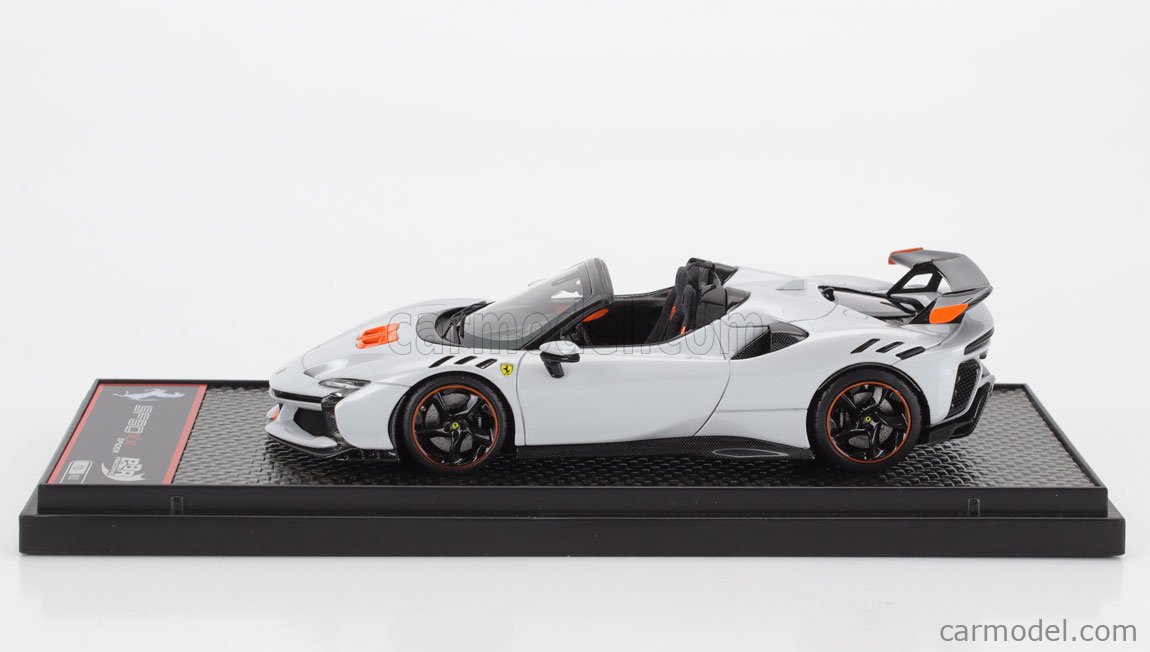 Modèle Réduit BBR-MODELS Ferrari SF90 XX Stradale Spider 2024 - Bianco Cervino - Échelle 1/18 ? Neuf