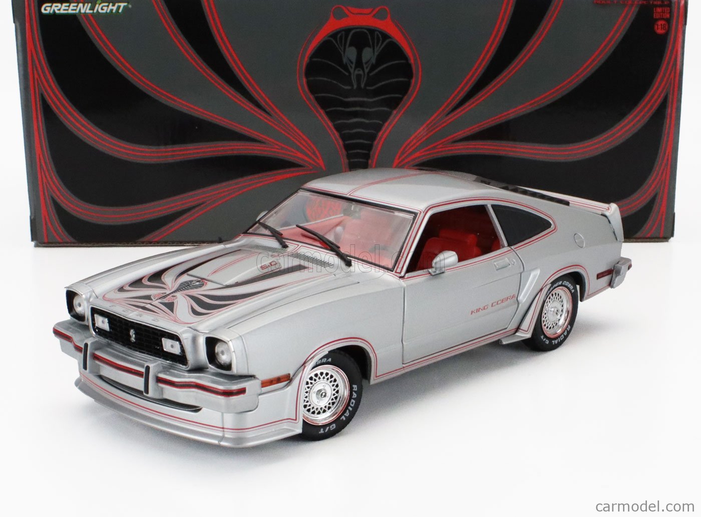 ミニカー　1/18 1978 Ford Mustang II King Cobra(シルバーメタリック×レッド＆ブラックストライプ) [13670] 1978 FORD MUSTANG II KING COBRA SILVER 1/18 DIECAST MODEL BY