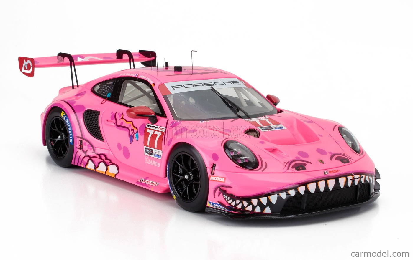 TRUESCALE TS0617 Scale 1/18 | PORSCHE 911 992 GT3 R TEAM AO RACING