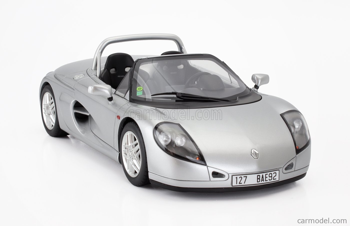 OTTO-MOBILE OT1142 Scale 1/18 | RENAULT SPIDER 1999 SILVER