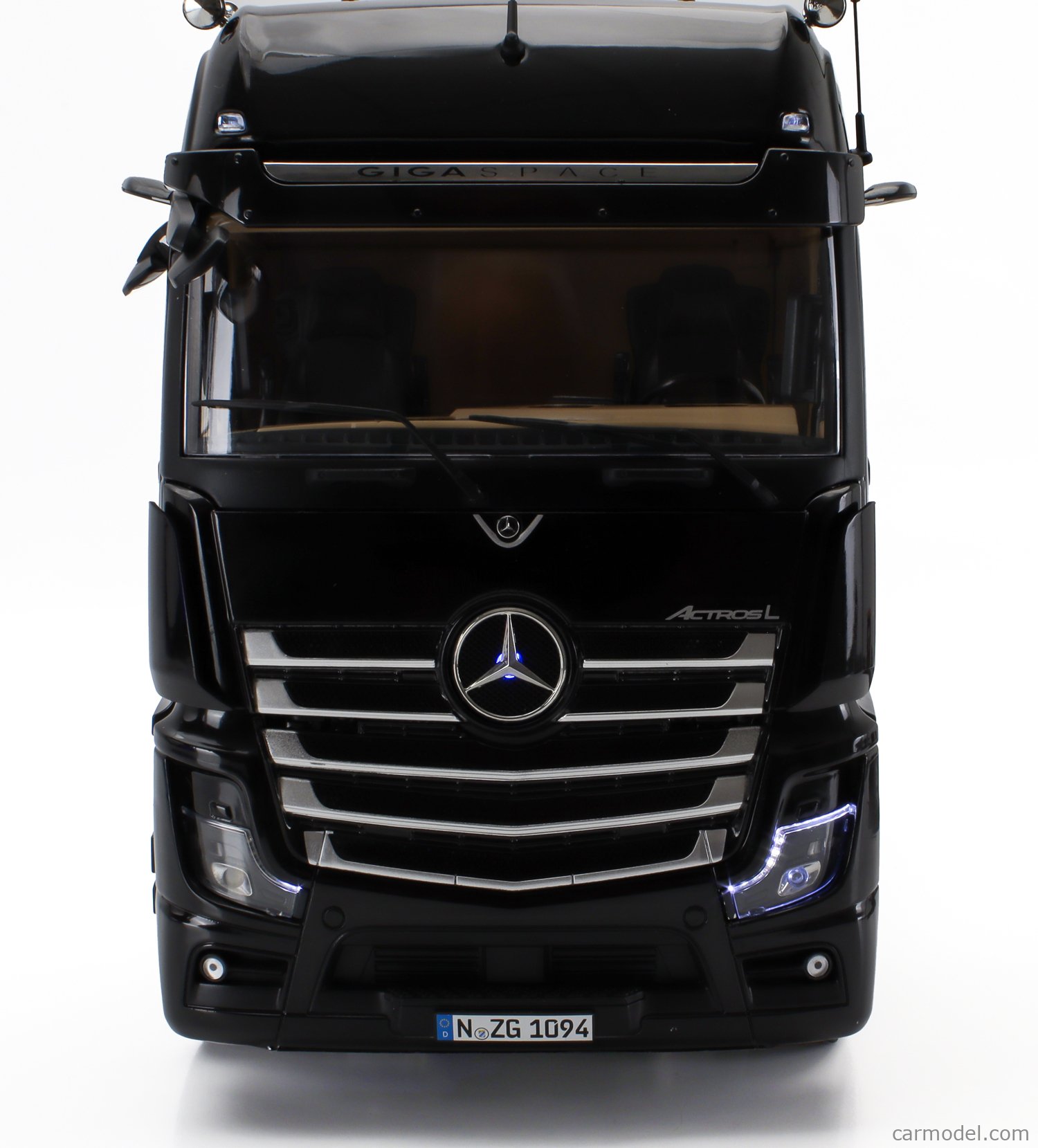 NZG 1094/51 Scale 1/18 | MERCEDES BENZ ACTROS L 1863 GIGASPACE 4x2