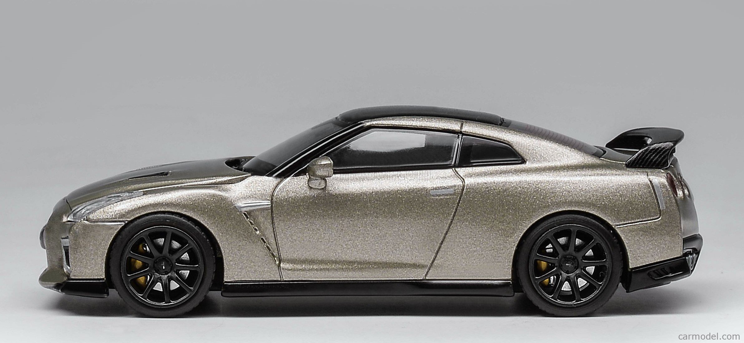 MOTORHELIX M63504 Scale 1/64 | NISSAN GT-R (R35) NISMO T-SPEC