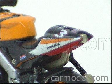 NEWRAY 67046 Scala 1/18 HONDA RC211V N MOTOGP 2005 MAX BIAGGI