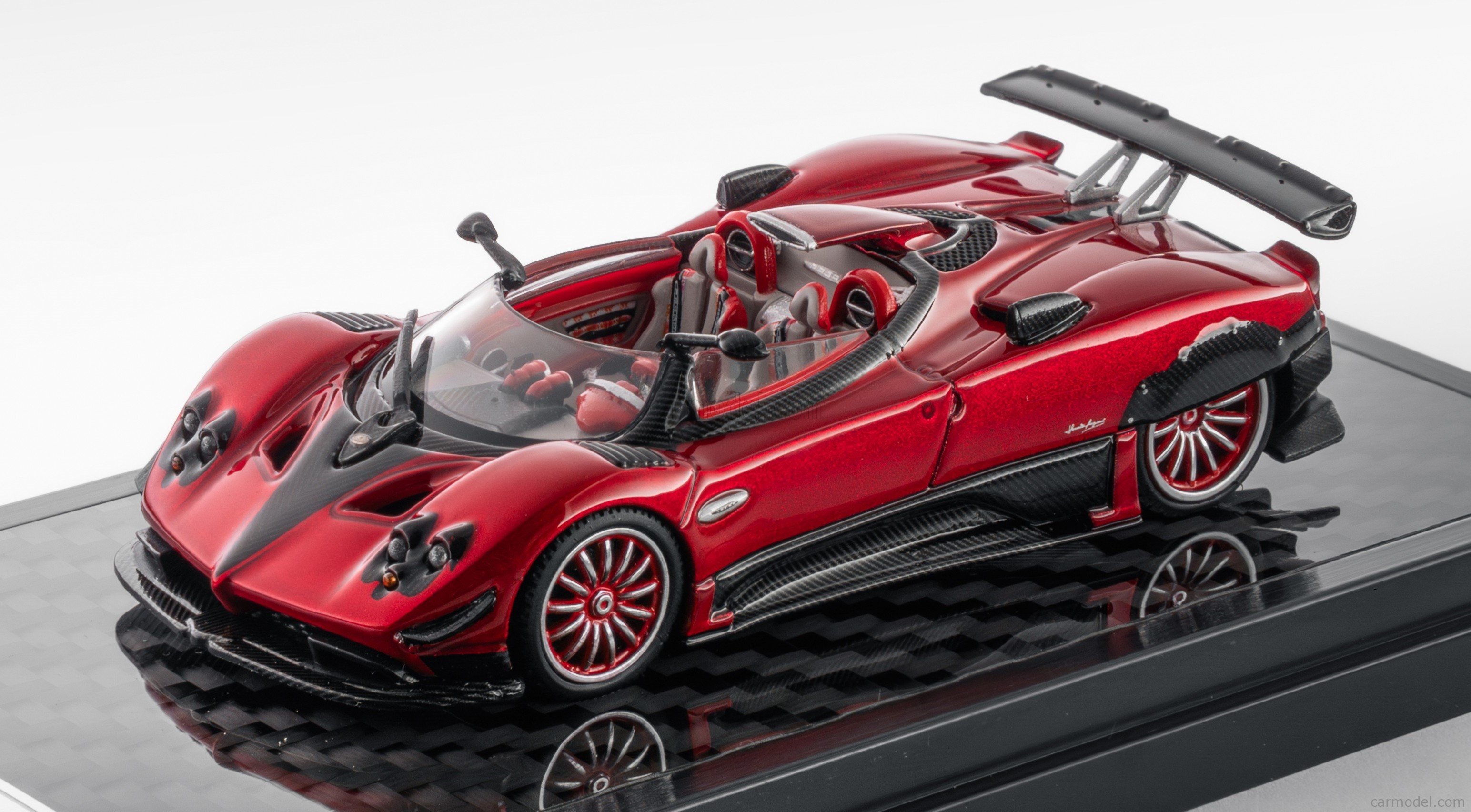 LCD-MODEL LCD64018-RE Scale 1/64 | PAGANI ZONDA HP BARCHETTA 2018