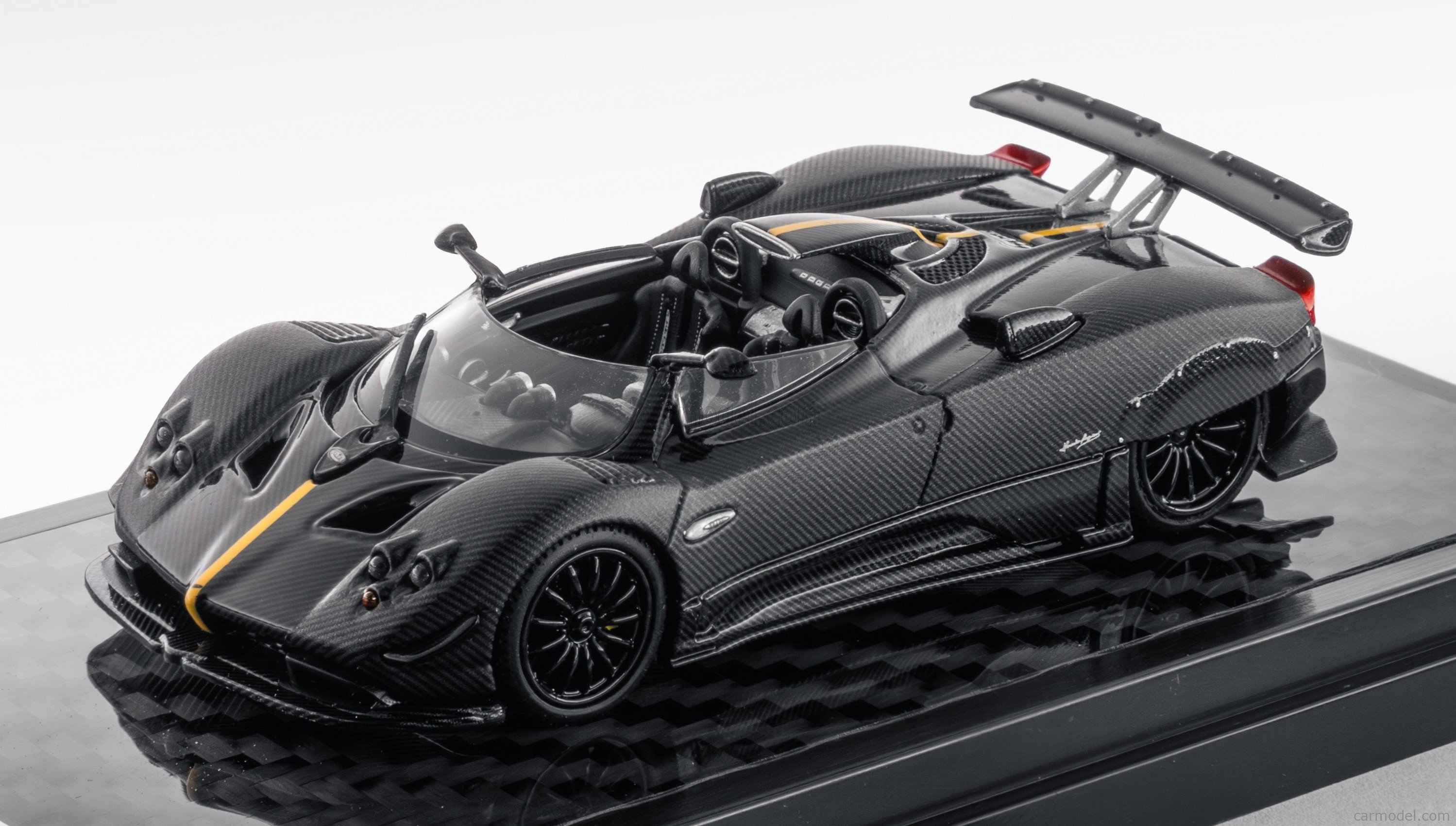 LCD-MODEL LCD64018-CB Scale 1/64 | PAGANI ZONDA HP BARCHETTA 2018