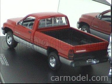 Bruder 02504 - Coche de carreras y camioneta Dodge Ram 2500, color gris