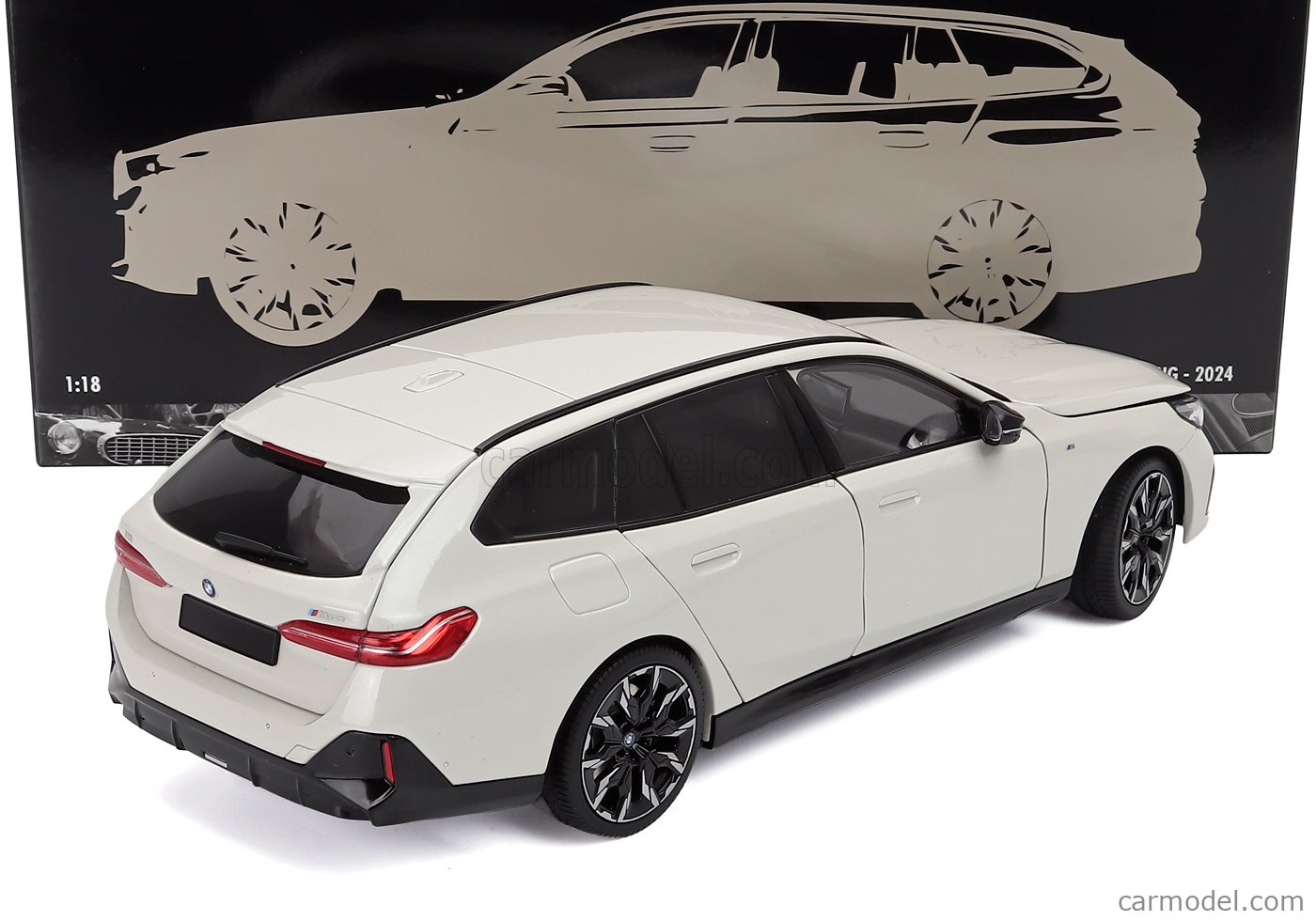 ミニチャンプス 1/18  i5 M60 ツーリング (G61) MINICHAMPS 110023601 Scale 1/18 | BMW 5-SERIES i5 M60 TOURING (G61