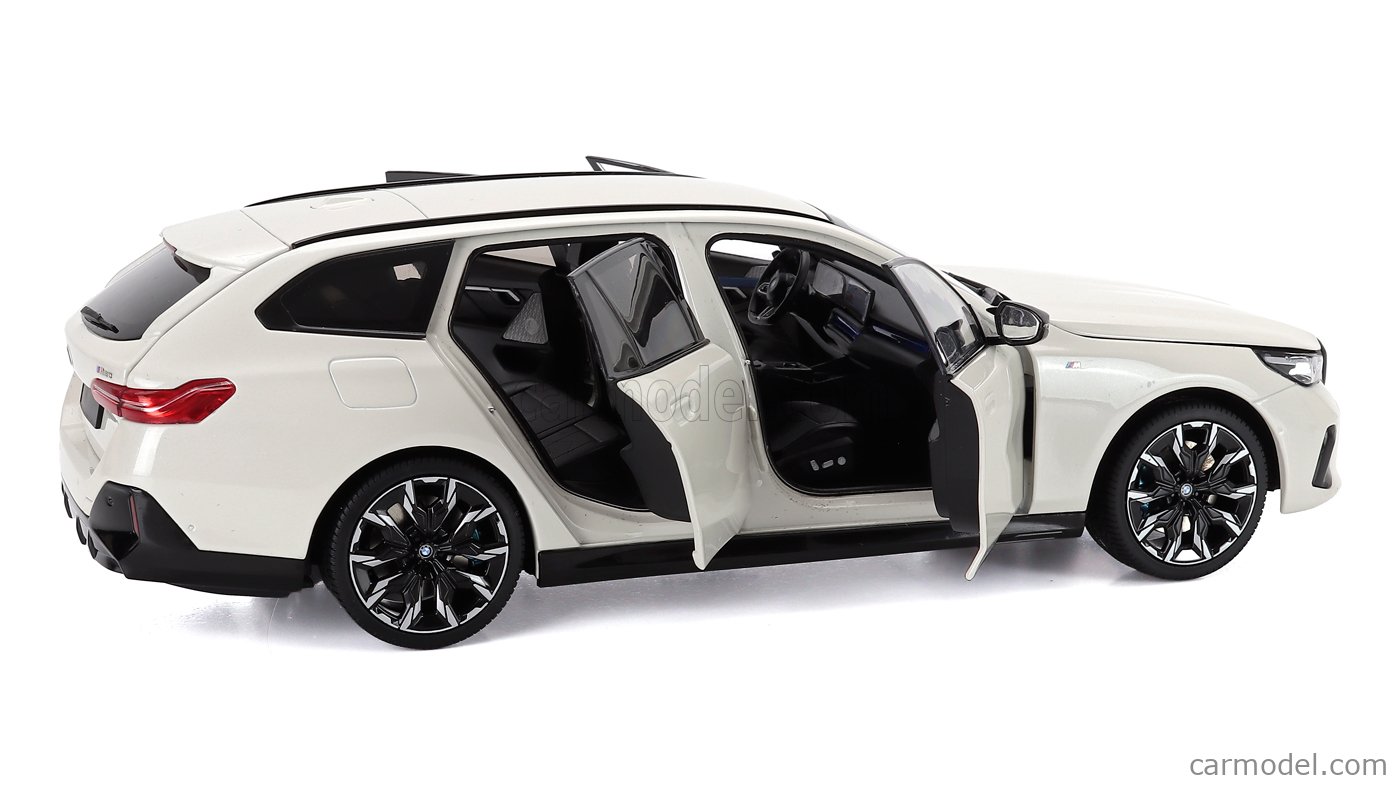 MINICHAMPS 110023601 Scale 1/18 | BMW 5-SERIES i5 M60 TOURING (G61