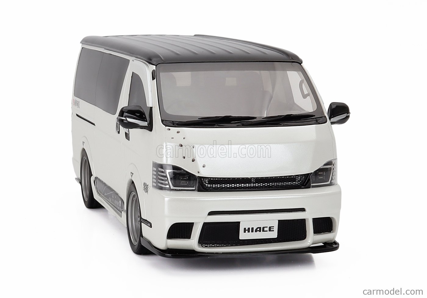 OTTO-MOBILE OT1136 Scale 1/18 | TOYOTA HIACE SUPER GL CUSTOM 2008