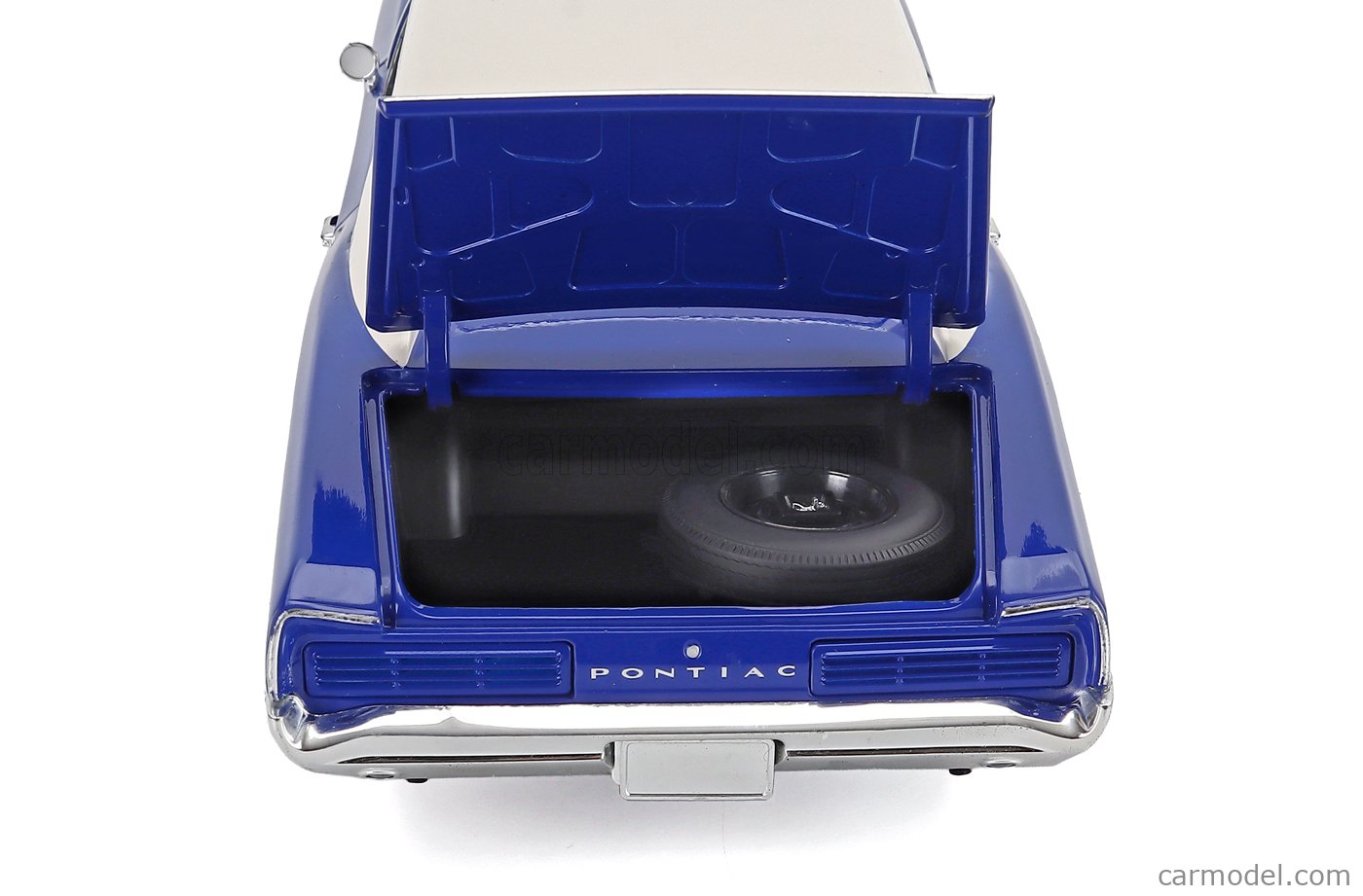 HIGHWAY61 18047 Scale 1/18 | PONTIAC GTO COUPE 1966 BLUE WHITE