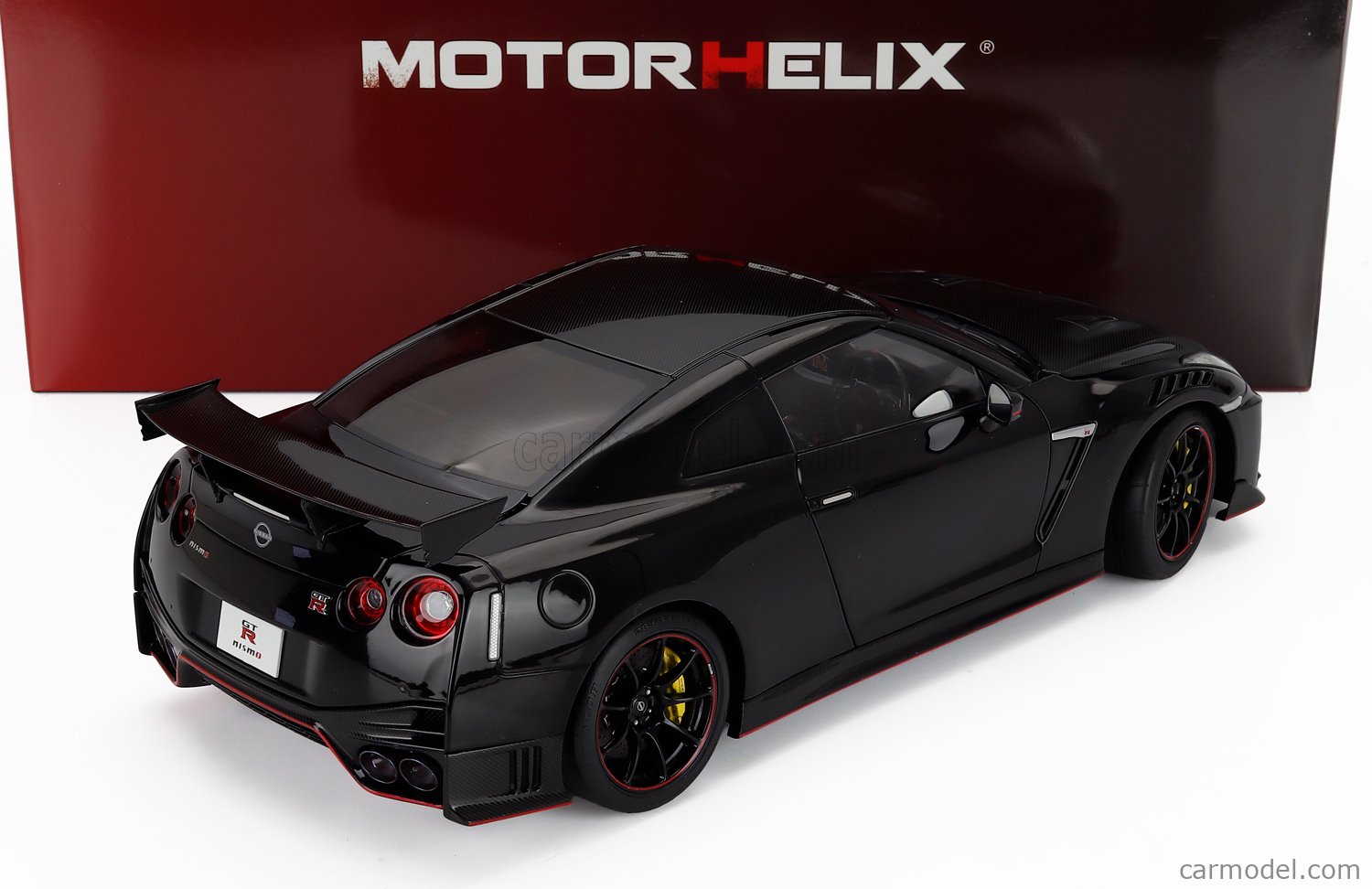 MOTORHELIX M83529 Scale 1/18 | NISSAN GT-R NISMO (R35) SPECIAL