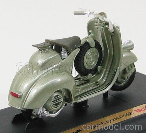 Maisto Die-Cast Modellauto - Vespa 946 Im Maßstab 1:18 - Silber, 2014 - Fertige Sammlerfigur