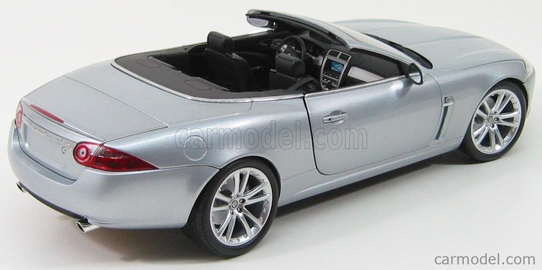 MINICHAMPS 150130530 Scale 1/18 | JAGUAR XK CABRIOLET 2006 SILVER