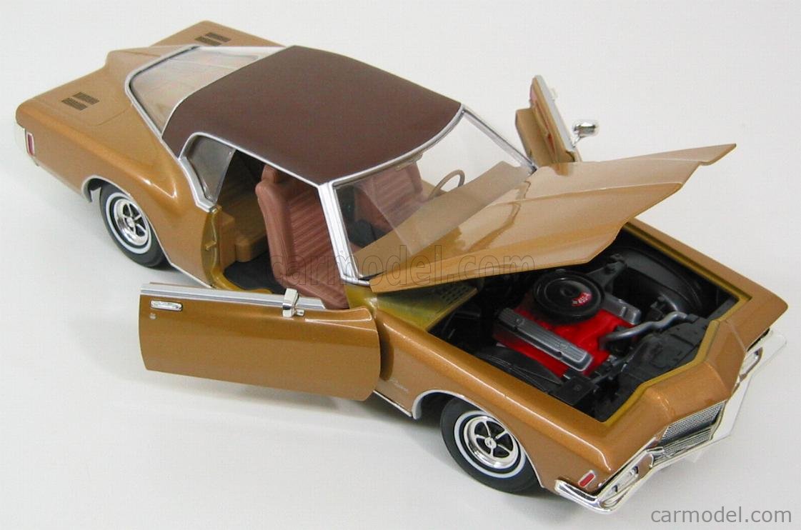 YAT-MING 92558G Scale 1/18 | BUICK RIVIERA COUPE 2-DOOR 1971 GOLD BROWN