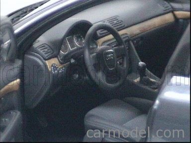 MINICHAMPS 100014400 Echelle 1/18 AUDI A4 2005 GREY MET